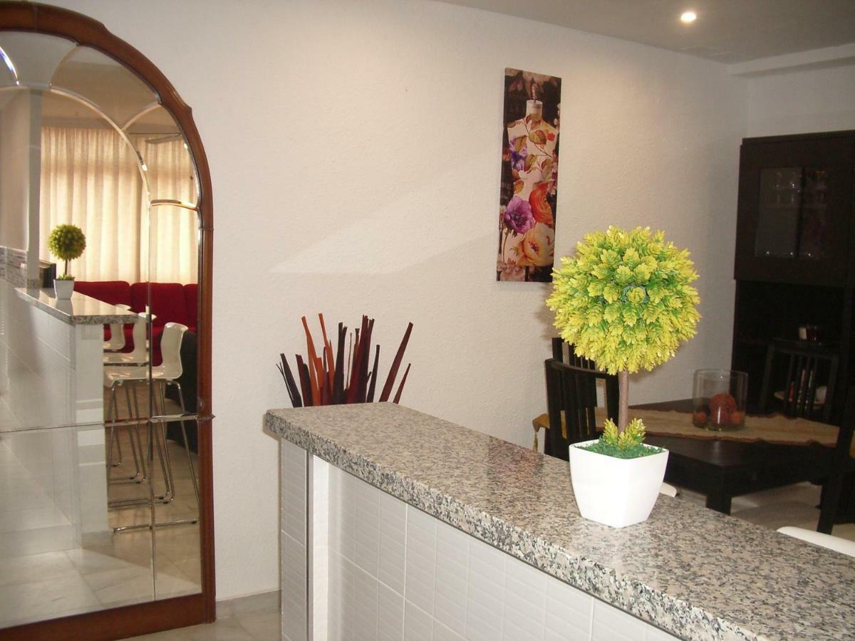 Paseo Maritimo De Poniente Apartamento Málaga Exterior foto